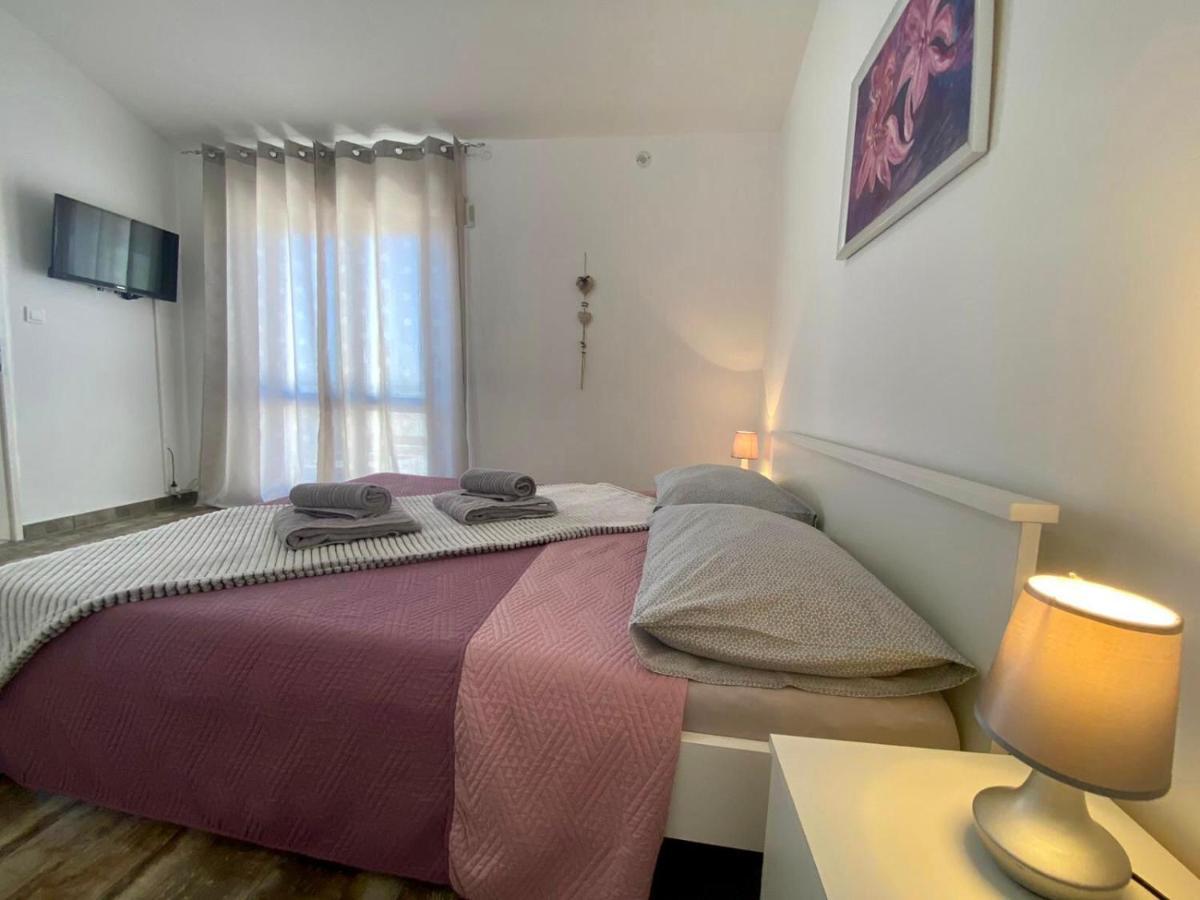Apartments King - City Center Novaglia Esterno foto